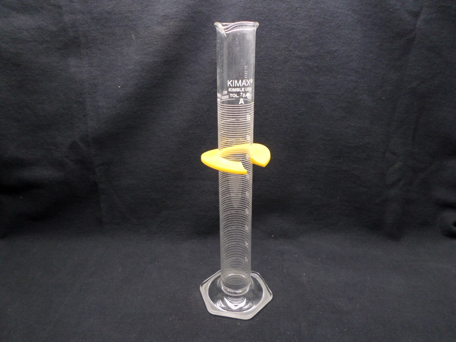 Kimax 100mL Class A TD Single Metric Scale Glass Cylinder w/ Bumper 20026-100