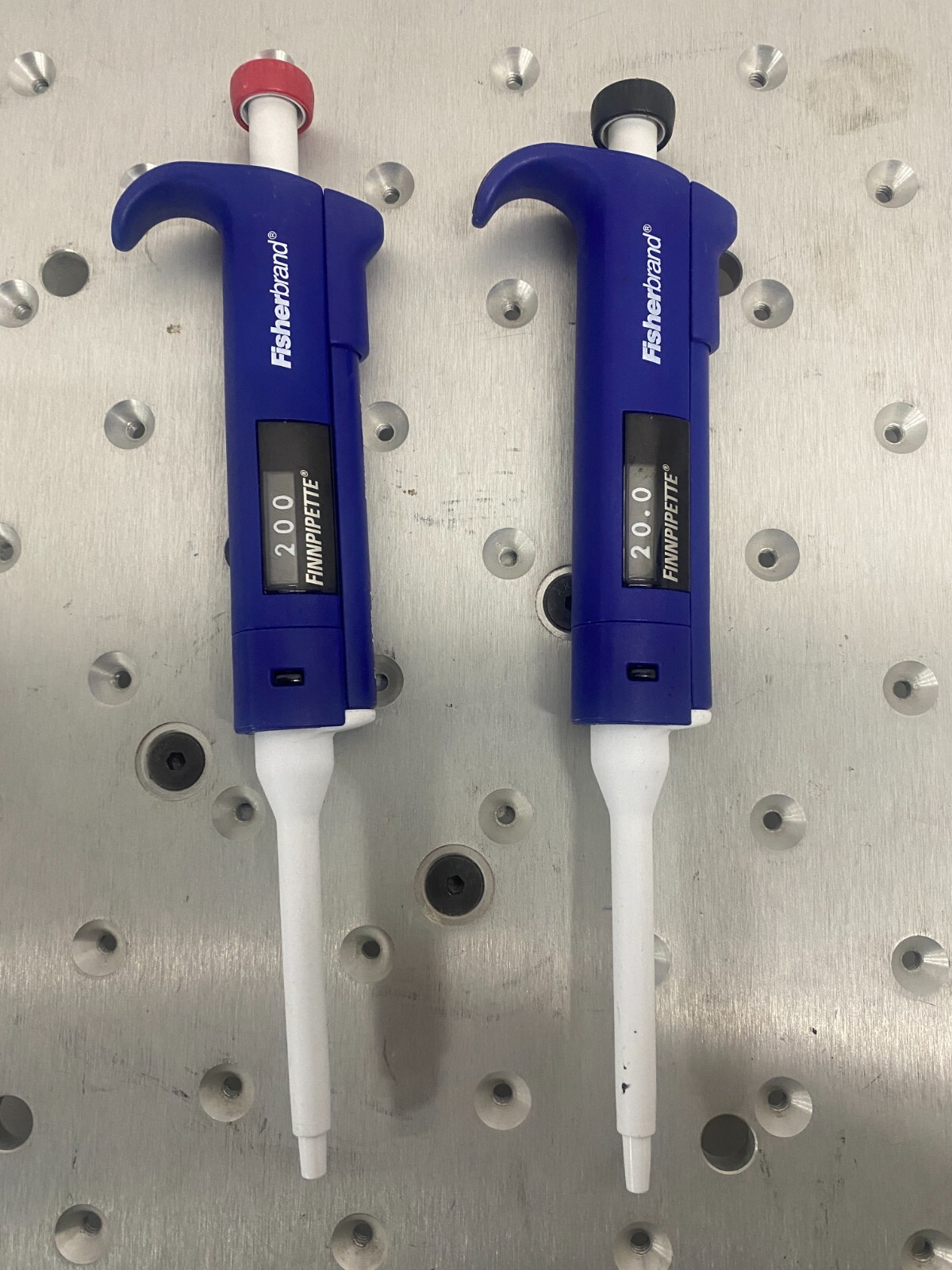 Fisherbrand Finnpipette 20 & 200uL Pipettors LOT OF 2
