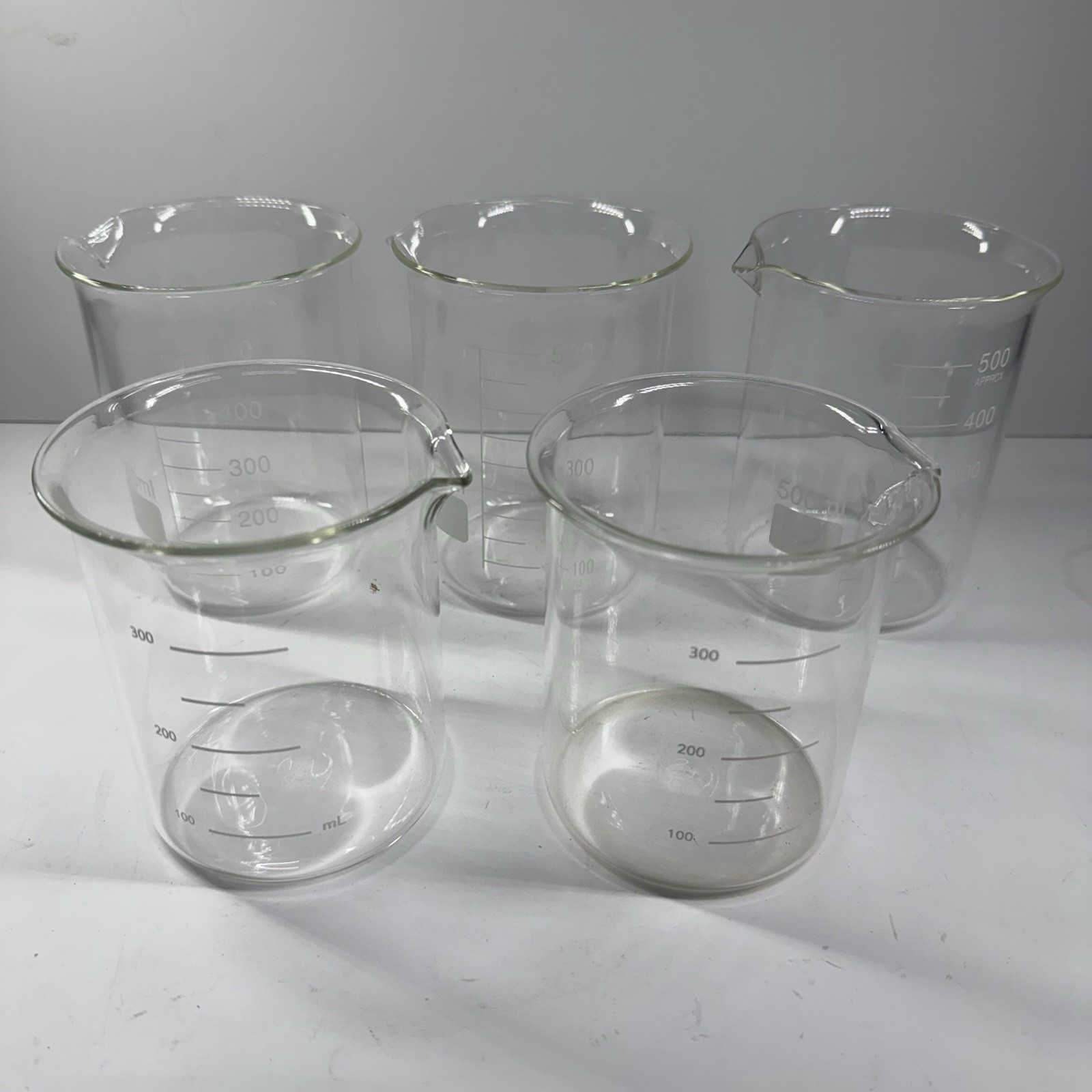 Lot of 5 Glass Lab Beakers 500 ml and 300 ml