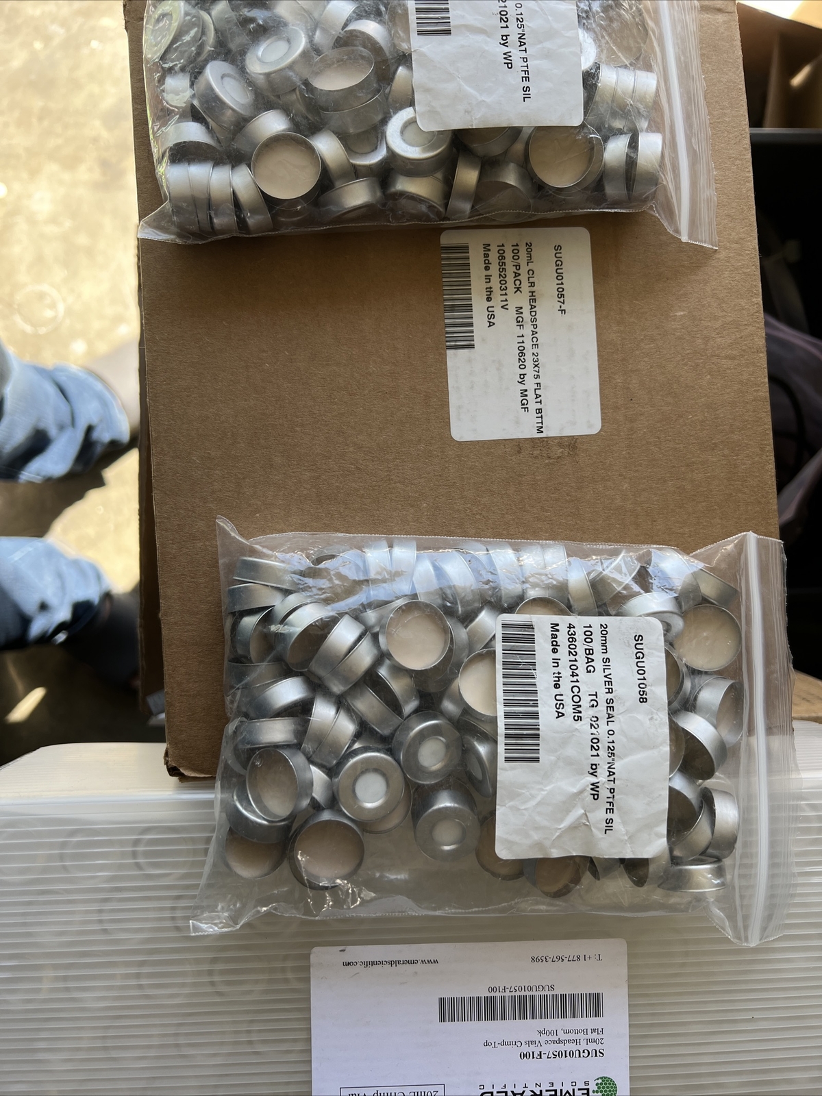 Emerald Scientific 400 Pcs of SUGU01057-F 20ml Vials, 260 Pcs of SUGU01058