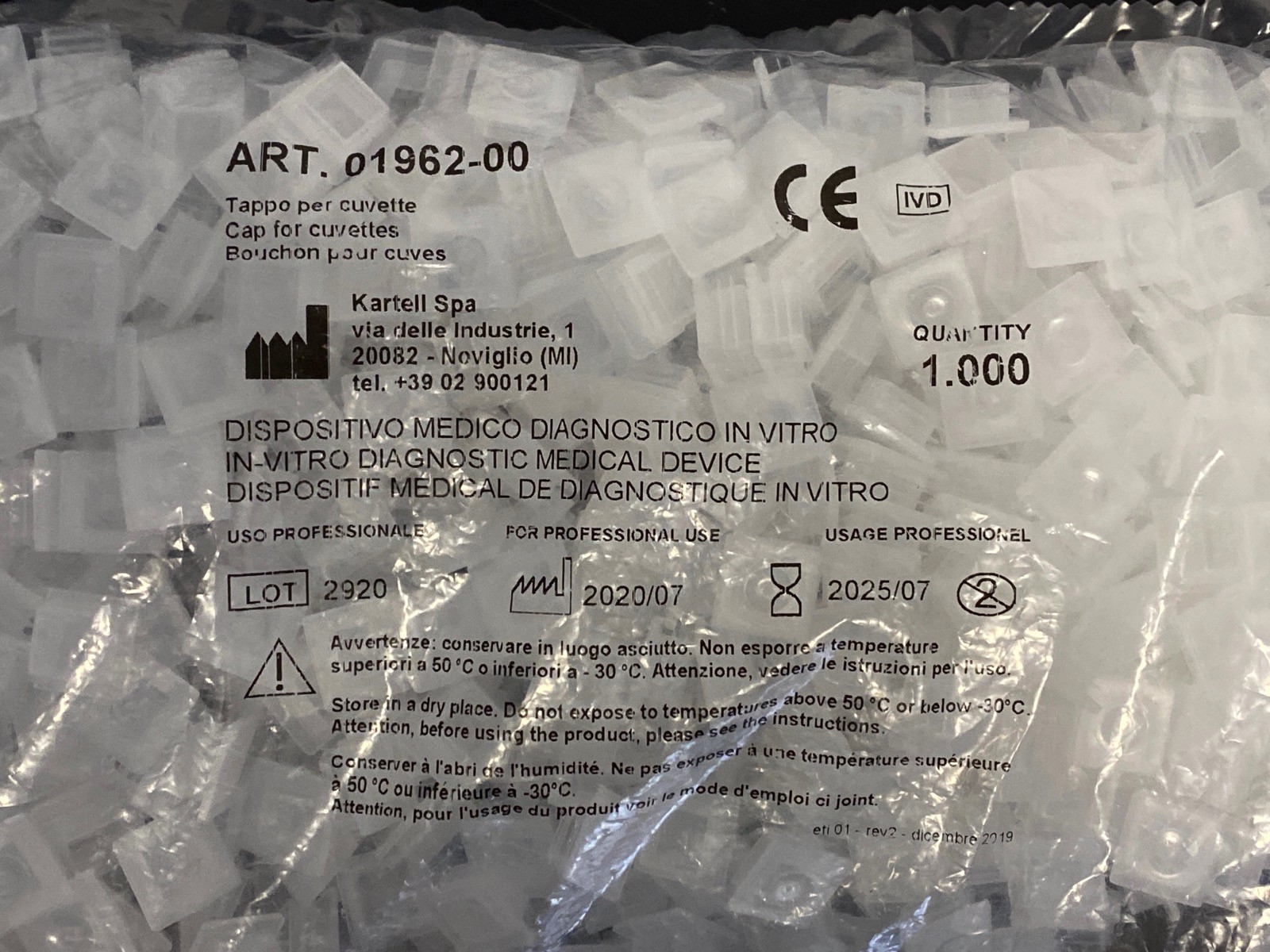 (1000/Cs) KARTELL Disposable 12.5mm LDPE Cuvette Stopper Caps Square 01962-00