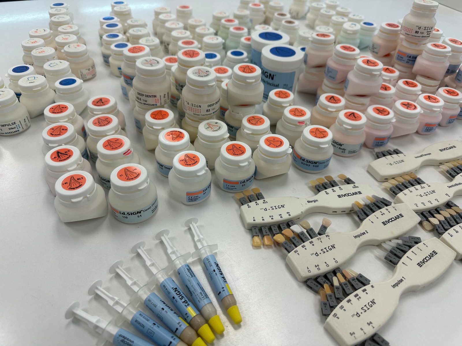 136 x Ivoclar d.Sign Ceramic Material, Noritake, Degussa, PFM, 3D, Ceramco, Vita