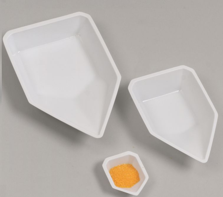 Pour Boat Weigh Dishes, small, 1.7″ (43mm) x 2.3″ x .5″ white, package of 500