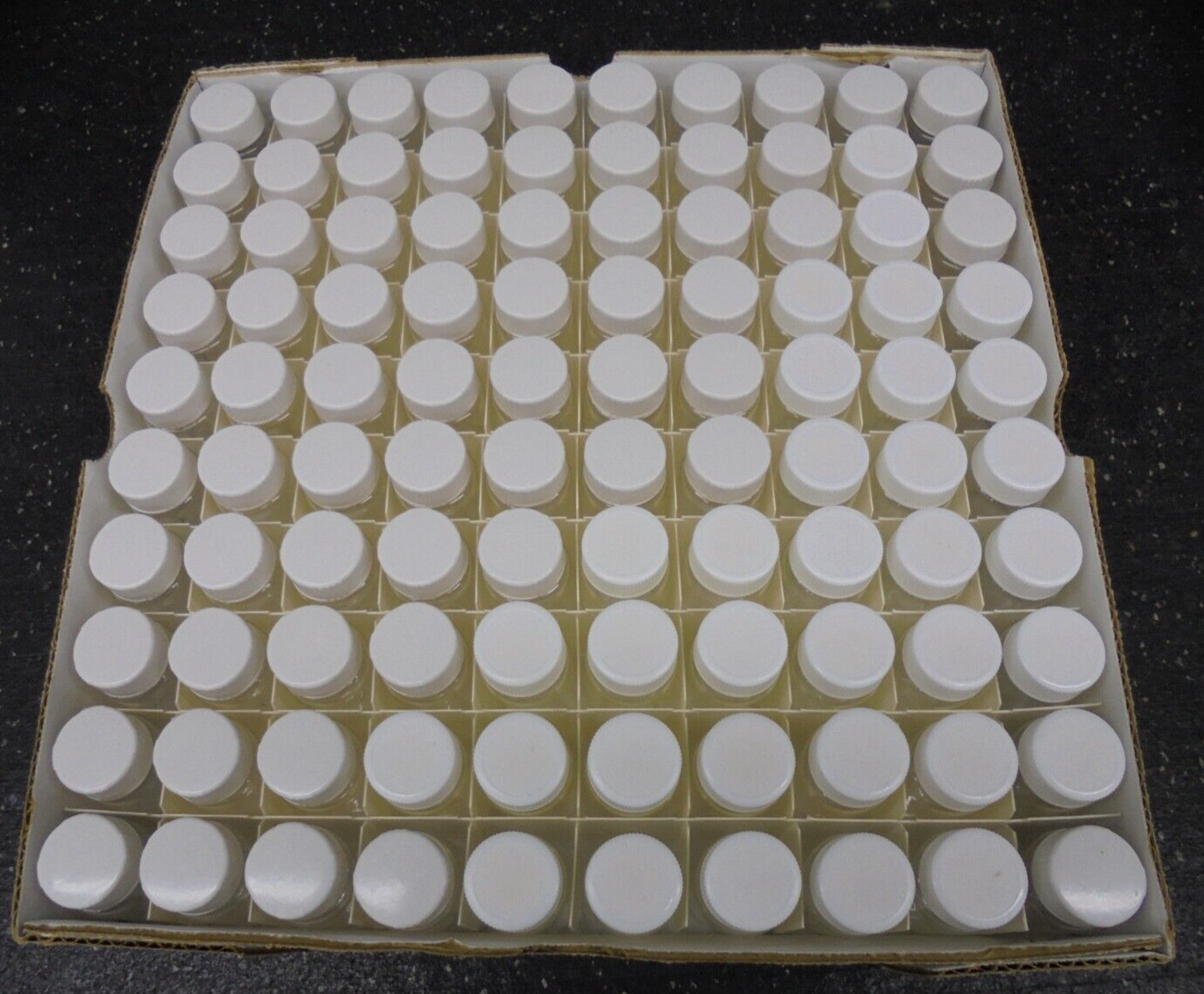 Wheaton 3002-1 Disposable Scintillation Vials BOX OF 100 Glass vials