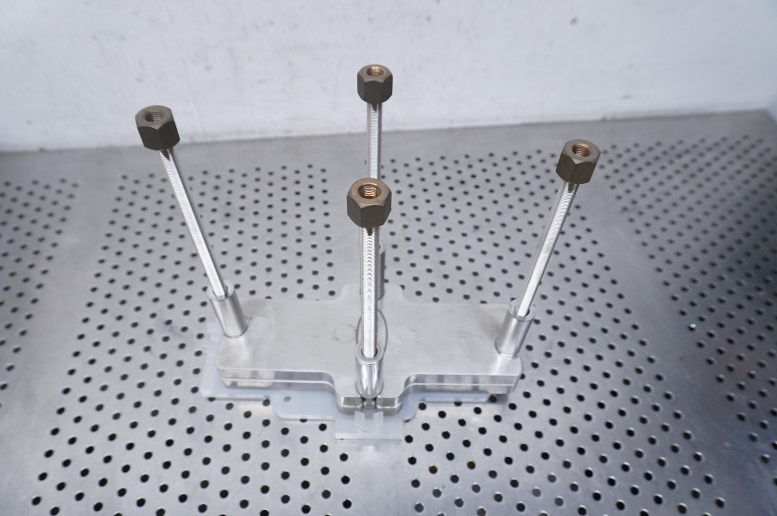 PALL filter press, no connectors lot# 4503828405 9″ x 2.5″ overall diemension