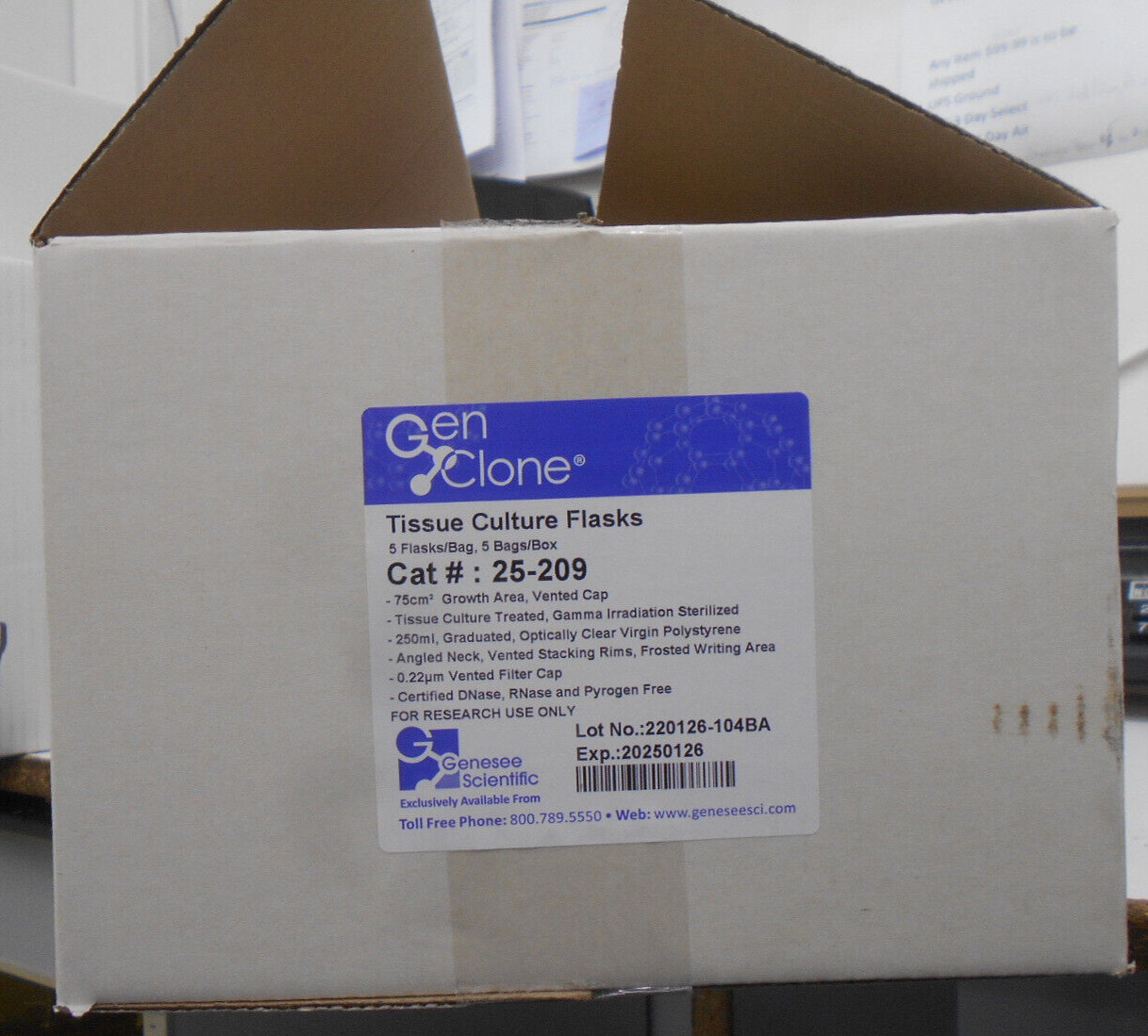 Genesee Scientific GenClone Tissue Culture Flask 25-209 Polystyrene 250ml 20/Box