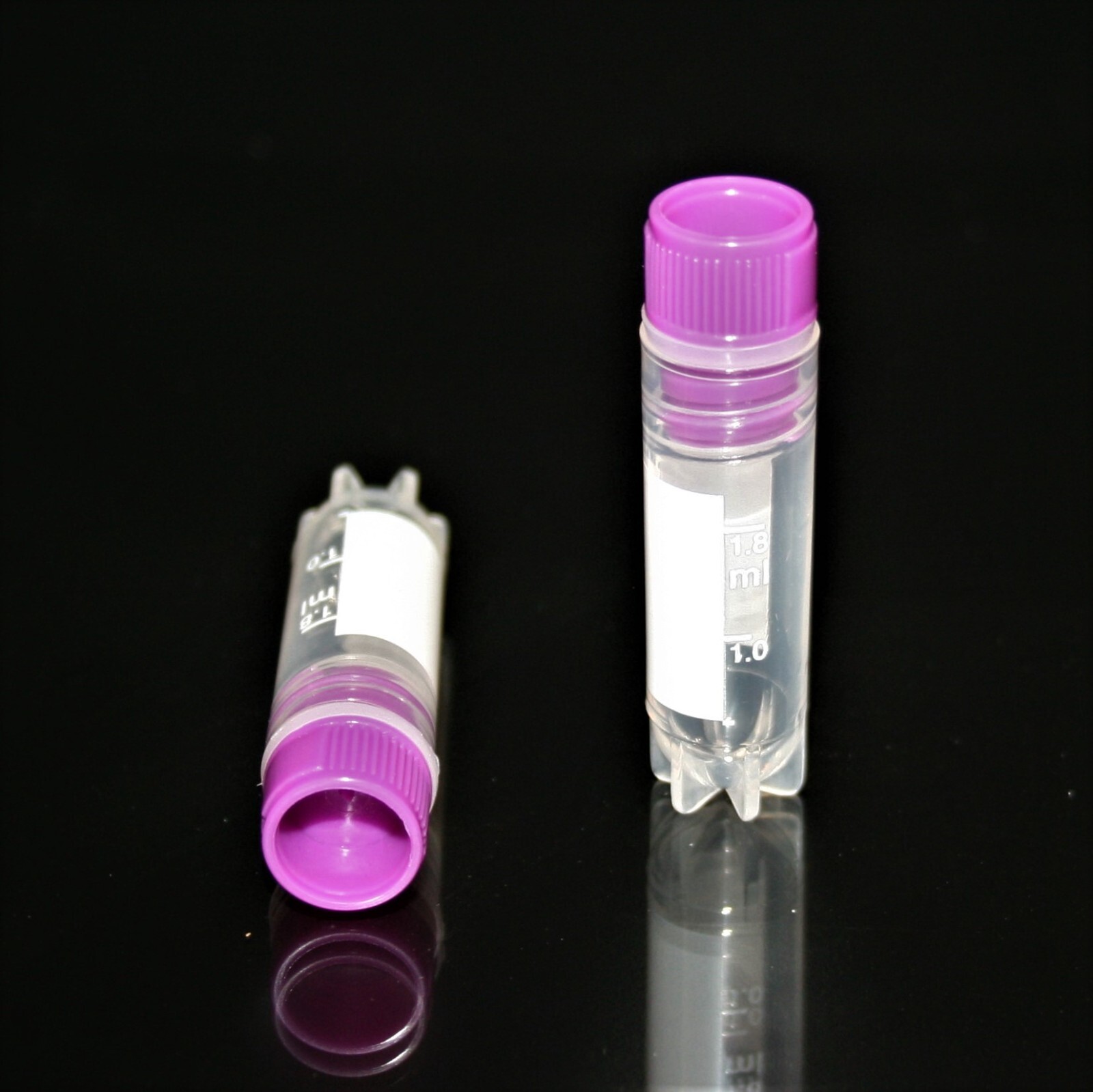 1.8ml Cryovials (Sterile, Internal Thread, Purple Cap, 2,000/cs)