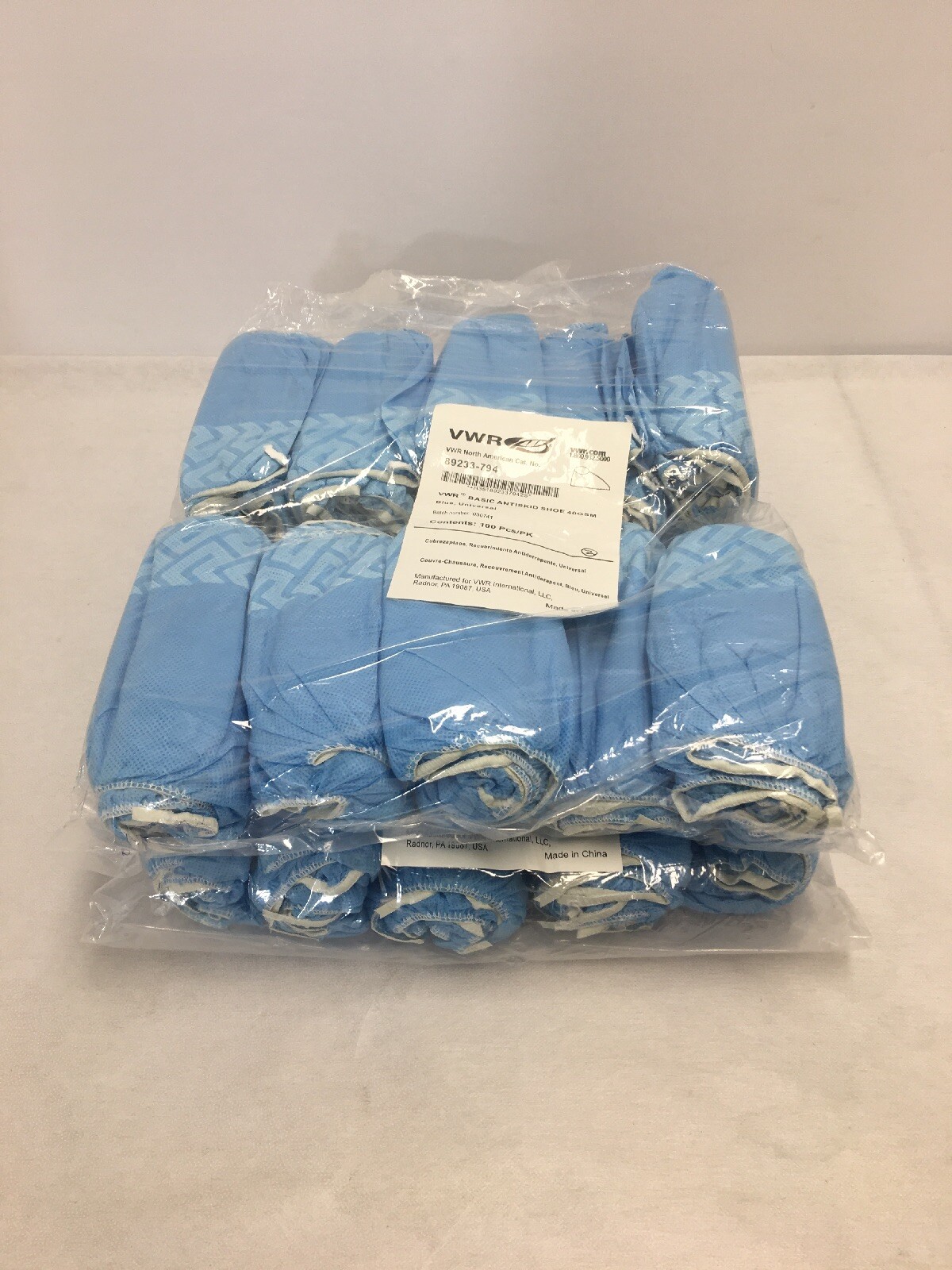 VWR 89233-794 Basic Antiskid Shoe 40GSM Blue Universal 200 pieces SEALED #6197