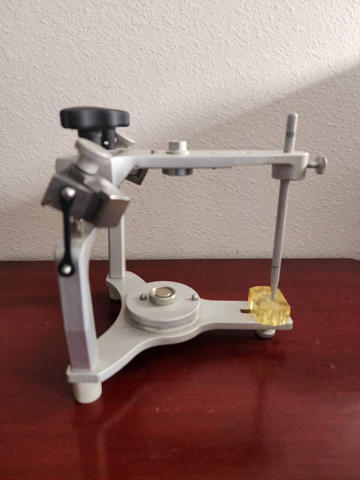 WHIP MIX 2340 DENTAL ARTICULATOR. WORKS