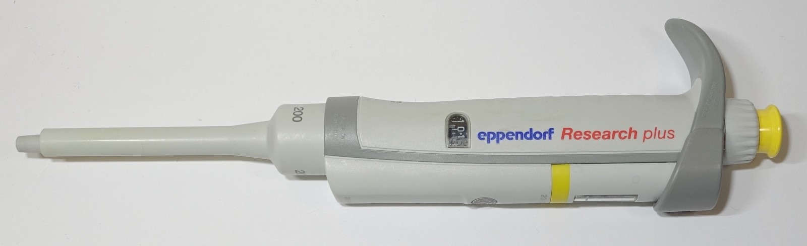 Eppendorf Research Plus 200 Variable Pipette 20-200uL; Clean & Accurate