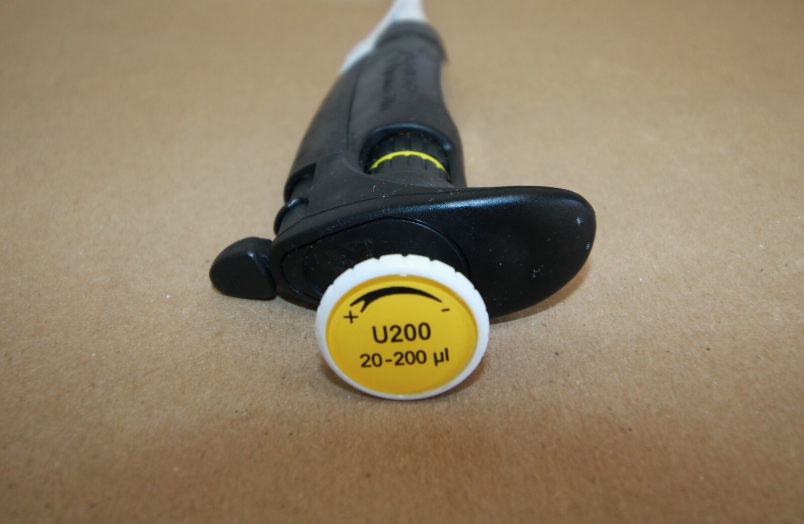 GILSON PIPETMAN ULTRA U200 20-200UL PIPETTE