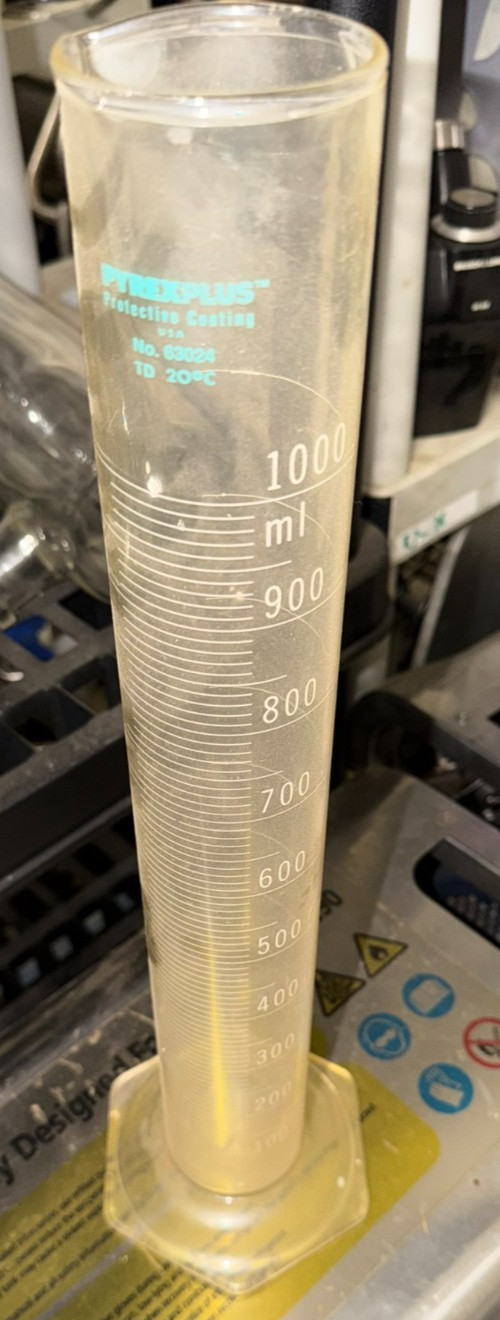 Corning PYREXPLUS 100 mL Graduated Cylinder 63024 Autoclavable Glass (Used)