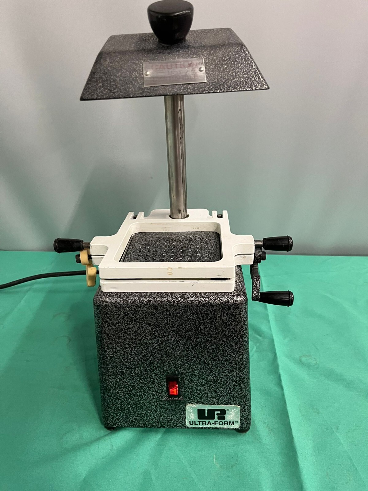 Ultradent Ultra-Form Vacuum Former – Model UP 250
